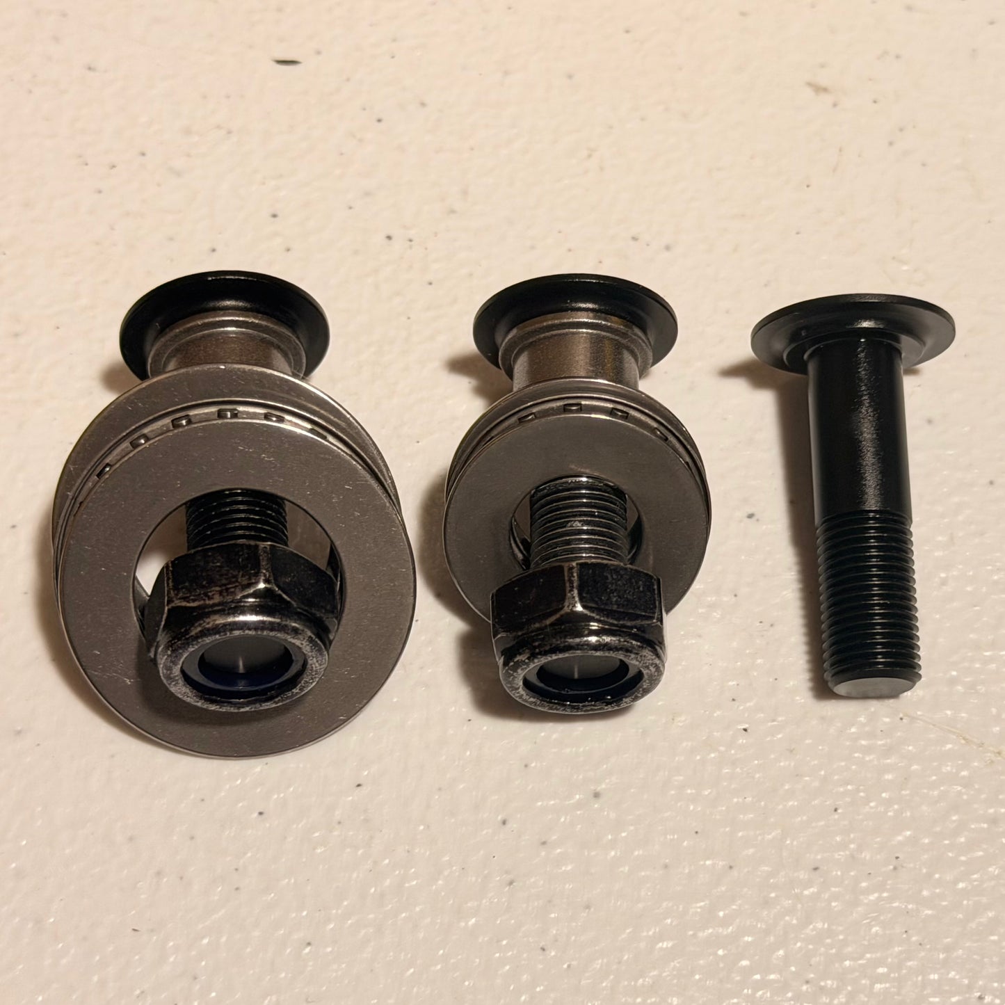 BRAND NEW SNO-GO BOLTS